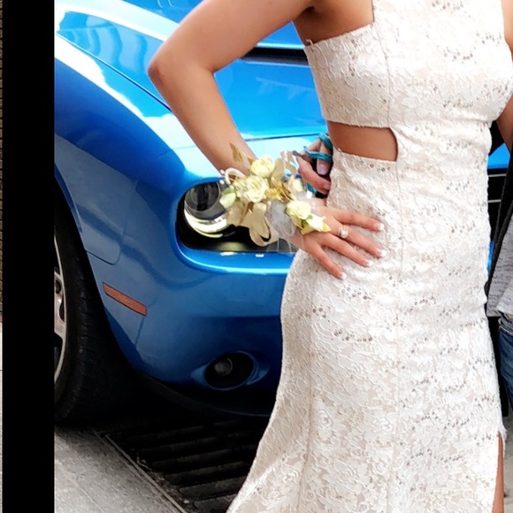 Flattering Prom Dress - Picture 3 of 8